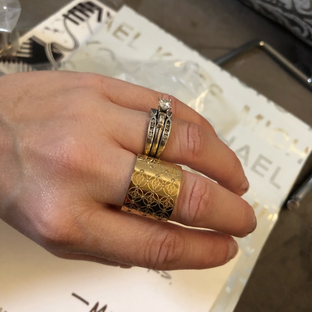 Brand New Michael Kors Ring Size 7 - Picture 2 of 3